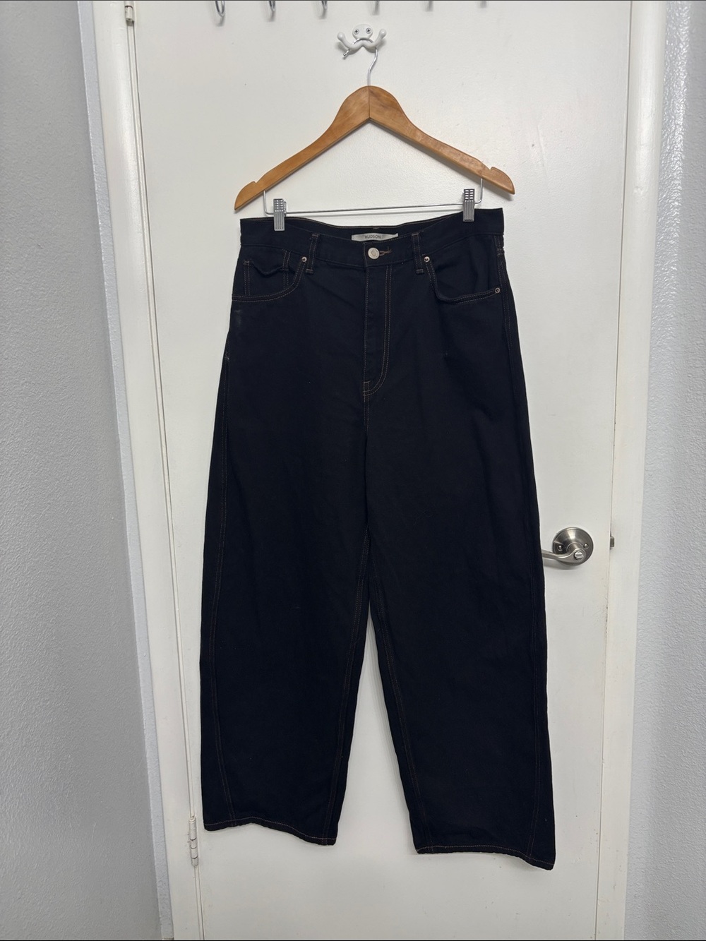 Hudson Jeans Black Wide-Leg Jeans with Contrast Stitching